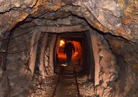 نمایی از معدن زیرزمینی پابدانا
